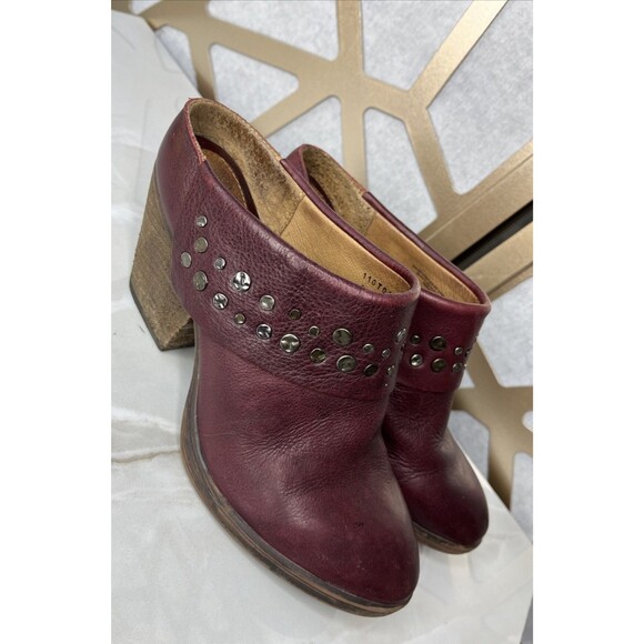 Sofft Gila Clogs Mules Women 9 Eu 40.5 Red Leather Studded Heels Slip Shoes On - Picture 2 of 11